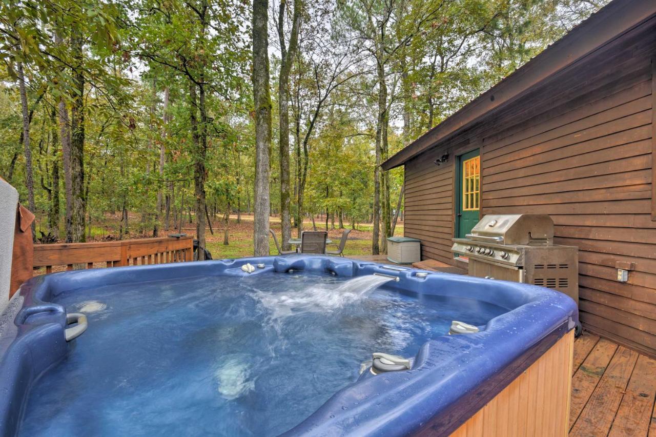 Hochatown Hideaway With Hot Tub, Grill And Fire Pit! Villa Stephens Gap Екстериор снимка