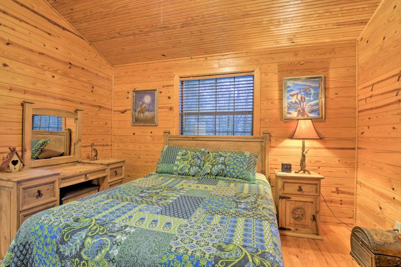 Hochatown Hideaway With Hot Tub, Grill And Fire Pit! Villa Stephens Gap Екстериор снимка