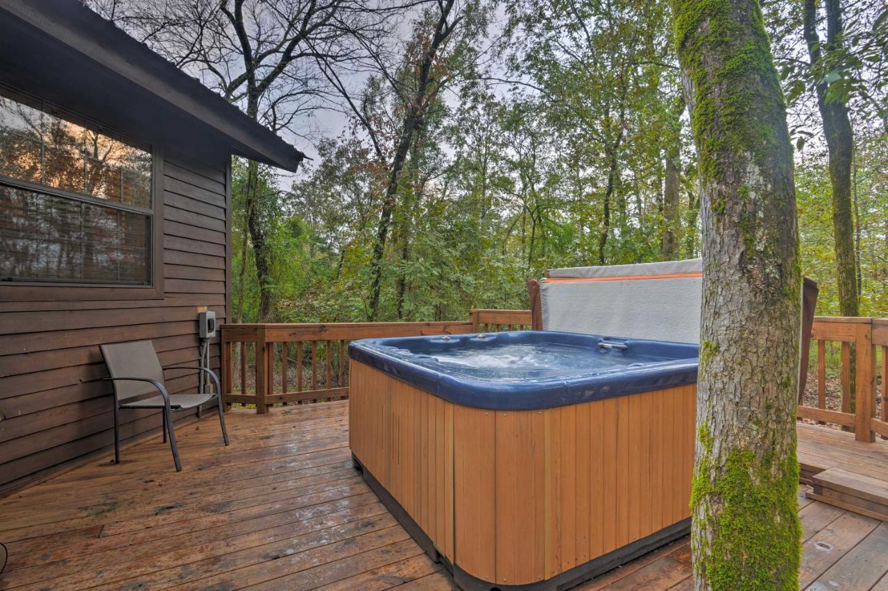 Hochatown Hideaway With Hot Tub, Grill And Fire Pit! Villa Stephens Gap Екстериор снимка